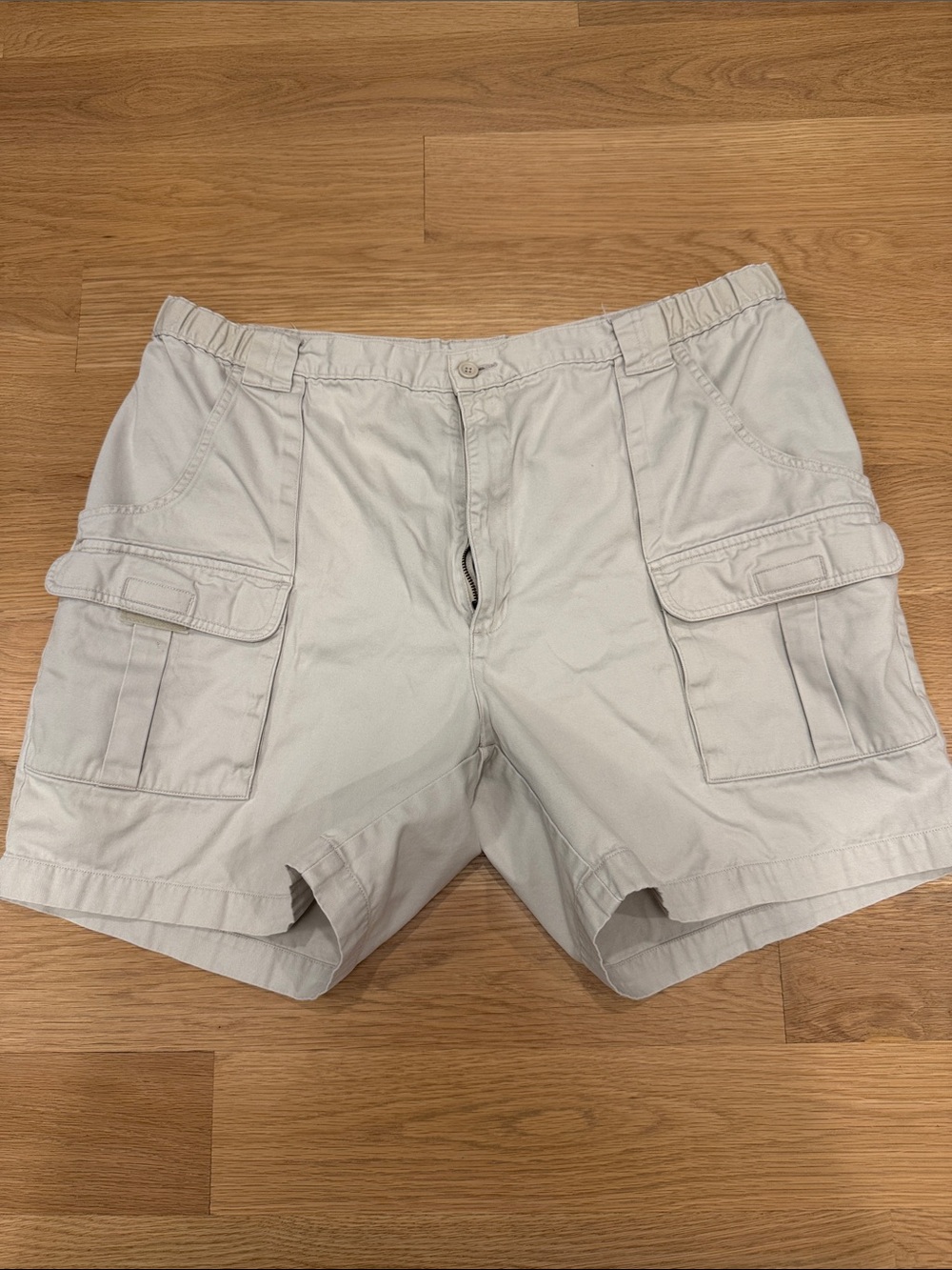 Savane Light Beige Men's Cargo Shorts with Utility Pockets